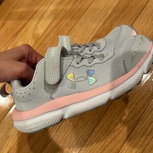 NWOT 🆕UA Assert 10. Size 13K Under Armour Girl's Gray Sneakers